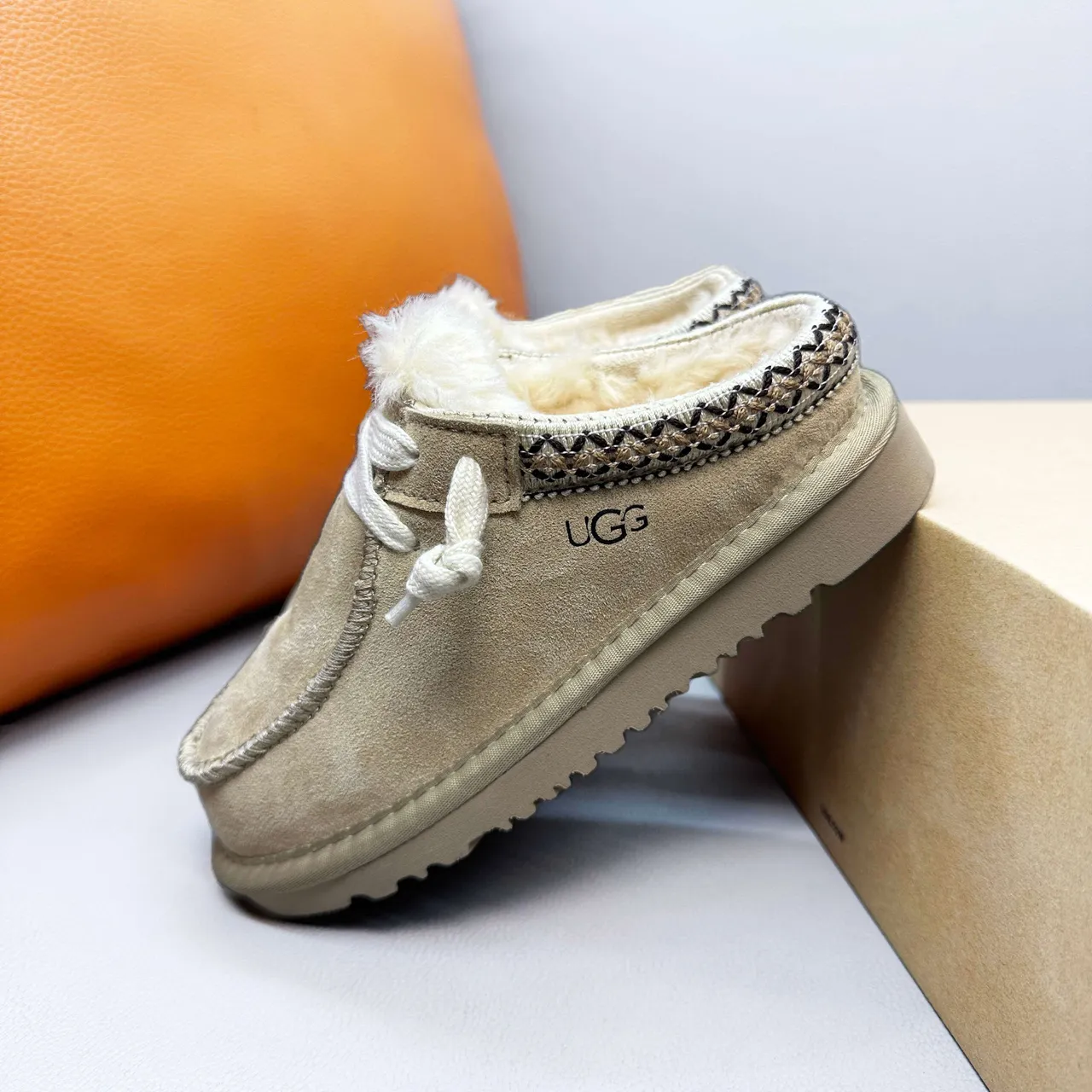 UGG Marron Beige Chaussures Casuales Style Moccasin Doublées de Shearling 12