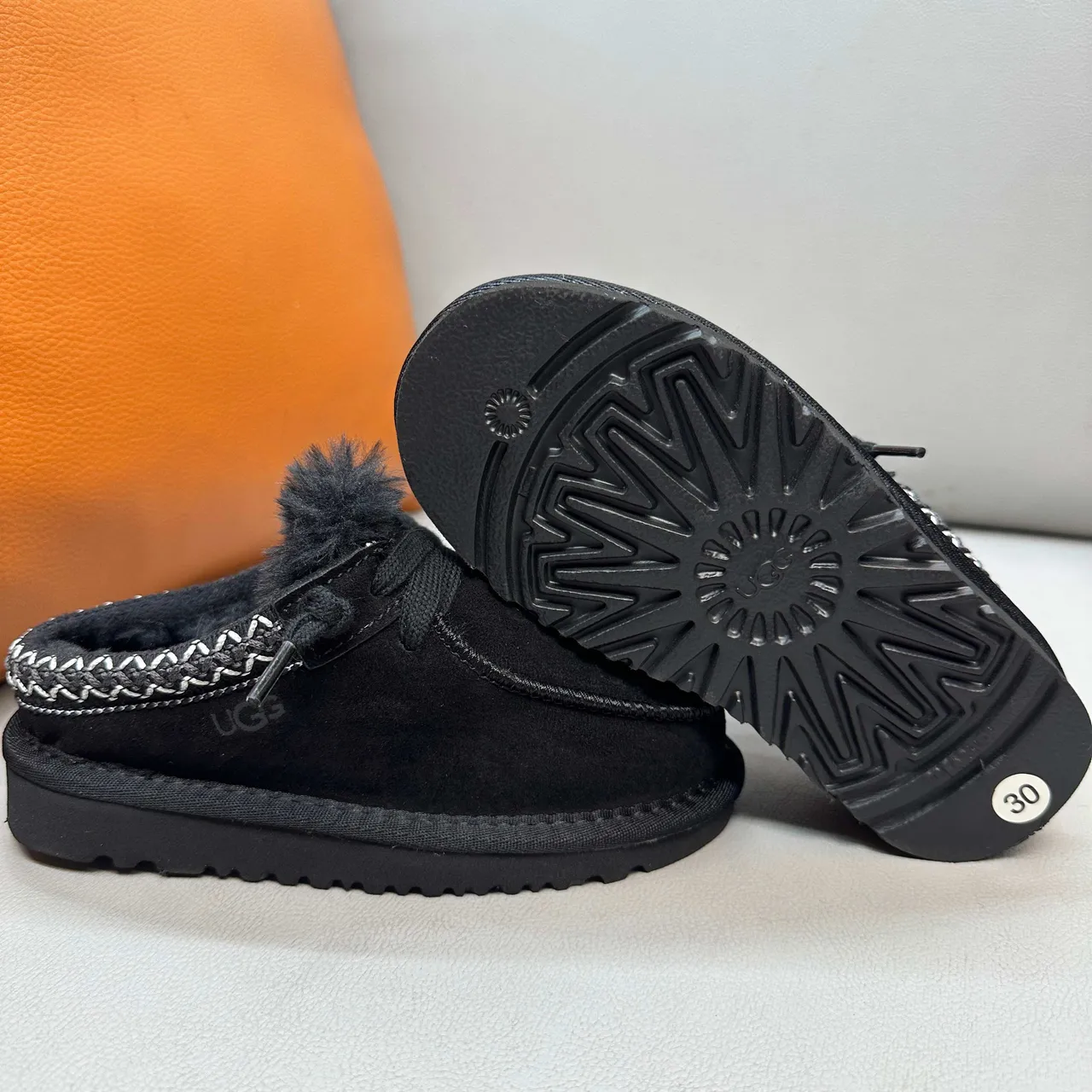 UGG Marron Beige Chaussures Casuales Style Moccasin Doublées de Shearling 20