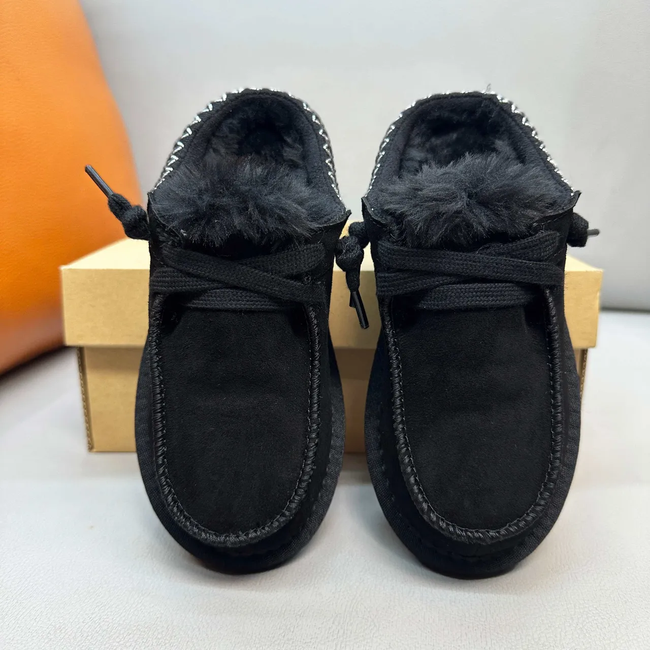 UGG Marron Beige Chaussures Casuales Style Moccasin Doublées de Shearling 23