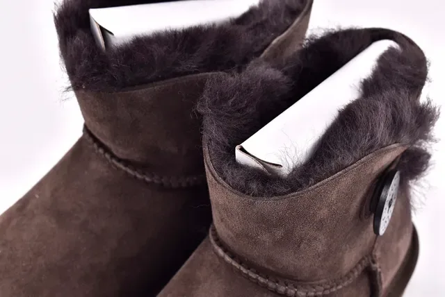 UGG Classic Mini বাদামি সুড শিয়ারলিং লাইন্ড স্নো বুট 5