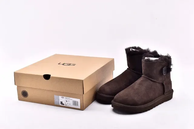 UGG Classic Mini বাদামি সুড শিয়ারলিং লাইন্ড স্নো বুট 9