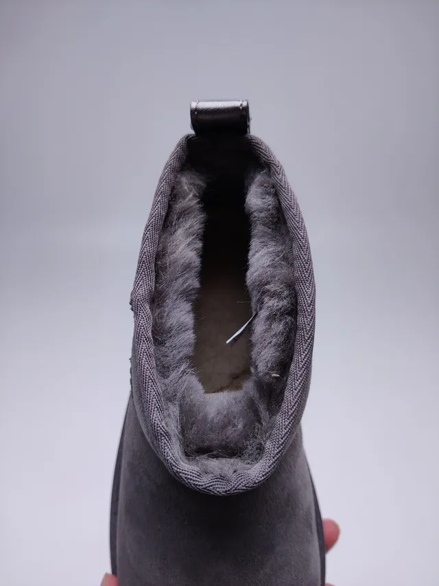 UGG Classic Mini 炭灰色雪靴 2