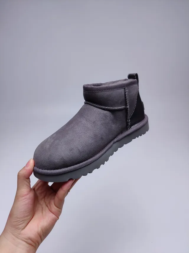UGG Classic Mini 炭灰色雪靴 11