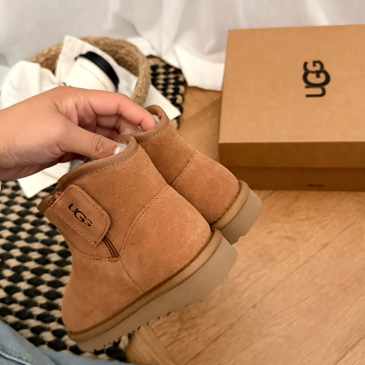 UGG Classic Mini 驼色麂皮羊毛内里雪靴 13