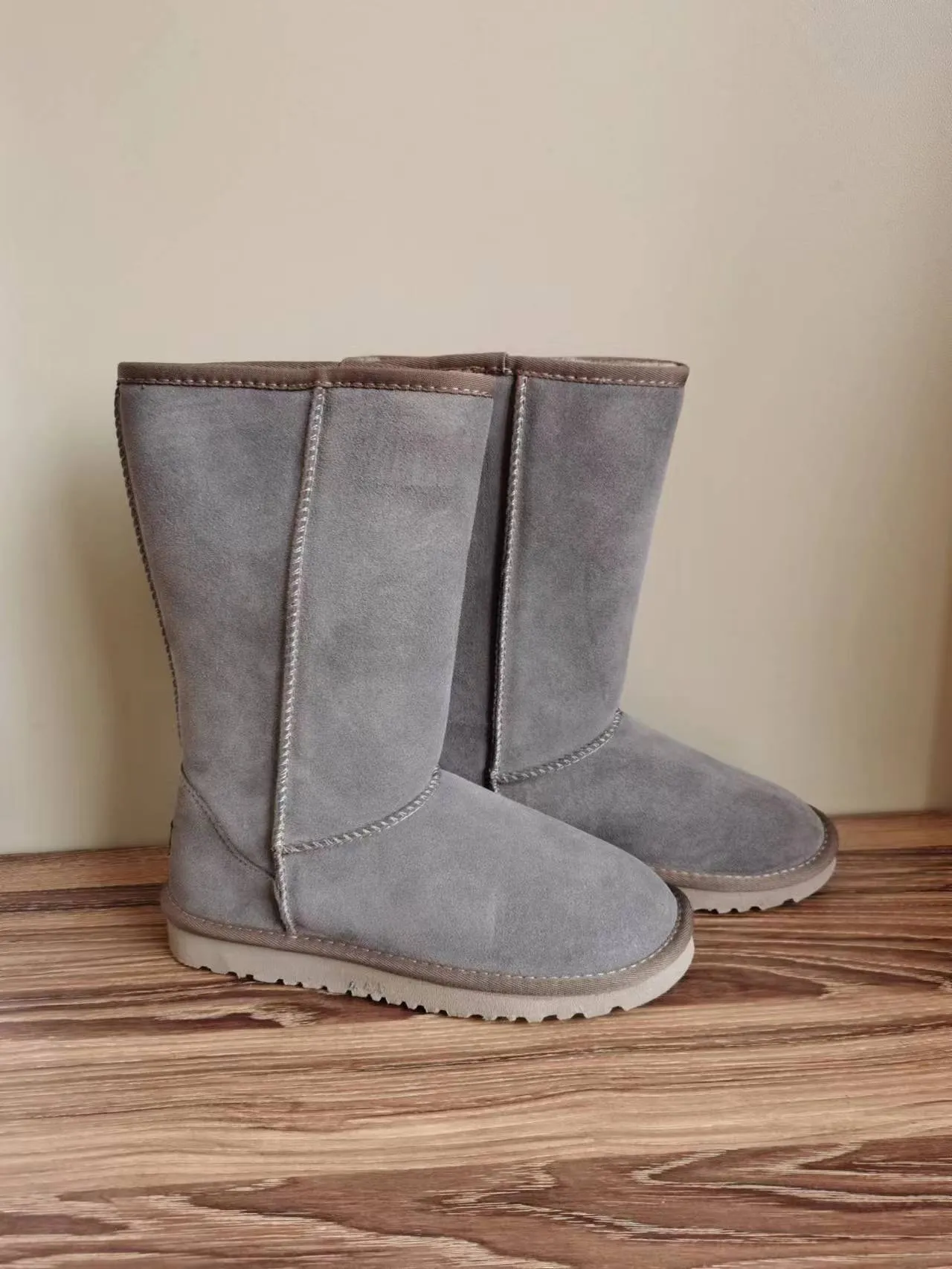 UGG Classic Tall Botas de ante gris hasta la rodilla 2