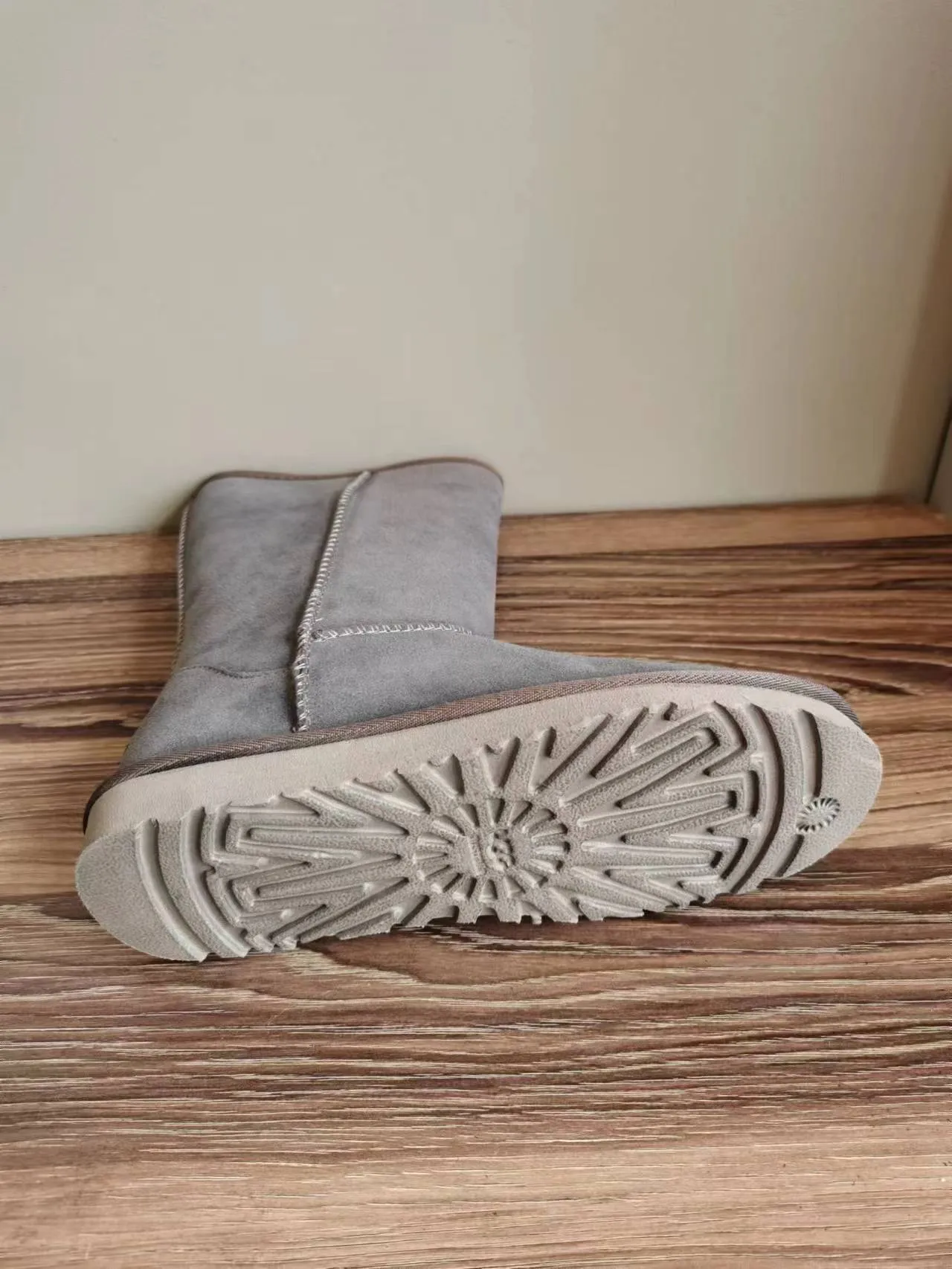 UGG Classic Tall Botas de ante gris hasta la rodilla 5