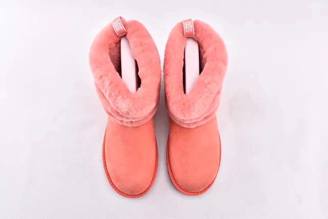 UGG Fluff Mini क्विल्टेड कॉरल पिंक बर्फीली बूट 3