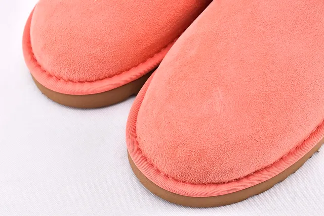 UGG Fluff Mini क्विल्टेड कॉरल पिंक बर्फीली बूट 10
