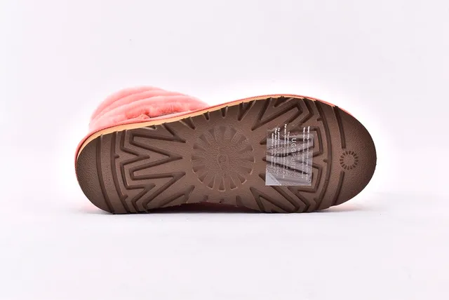 UGG Fluff Mini क्विल्टेड कॉरल पिंक बर्फीली बूट 13