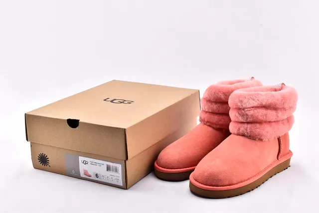 UGG Fluff Mini क्विल्टेड कॉरल पिंक बर्फीली बूट 15