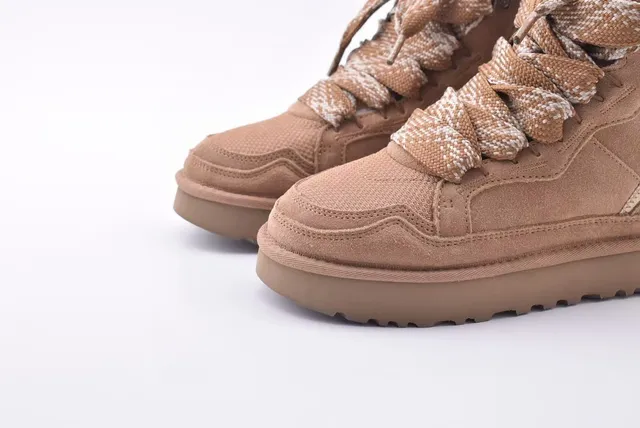 UGG Bottine de Neige en Daim à Doublure de Pelage 5