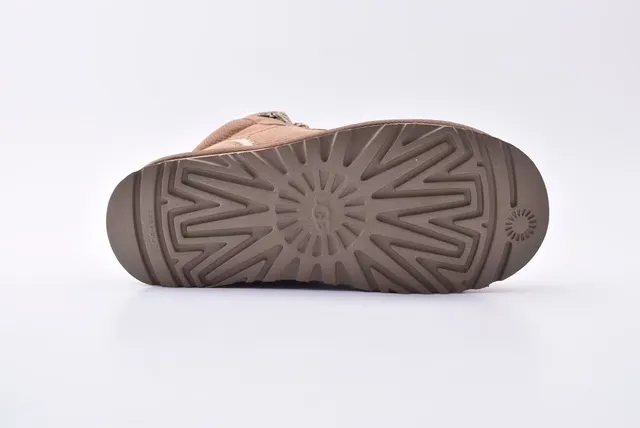 UGG Bottine de Neige en Daim à Doublure de Pelage 7