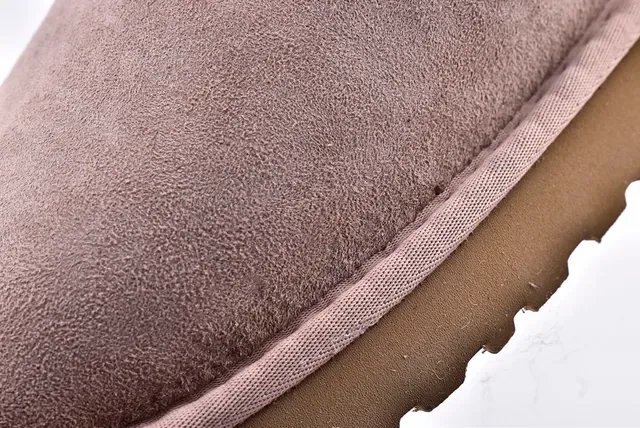 UGG মিনি বেলি বাউ টপ স্যুড বরফের জুতো 4