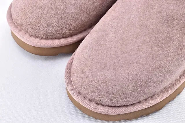 UGG মিনি বেলি বাউ টপ স্যুড বরফের জুতো 10
