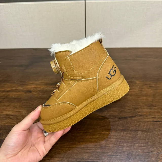 UGG 粉色白色旋转拨号闭合羊毛内衬护脚雪靴 11