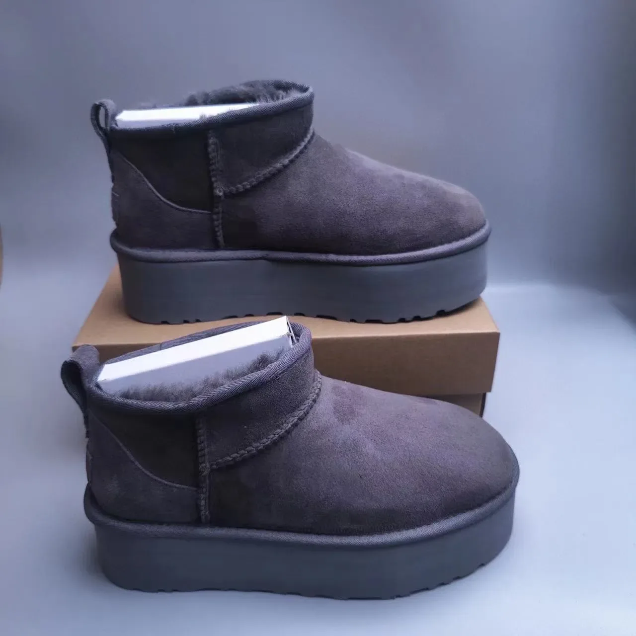UGG प्लेटफॉर्म चारकोल ग्रे सूड शियरलिंग-लाइन्ड स्नो बूट 6