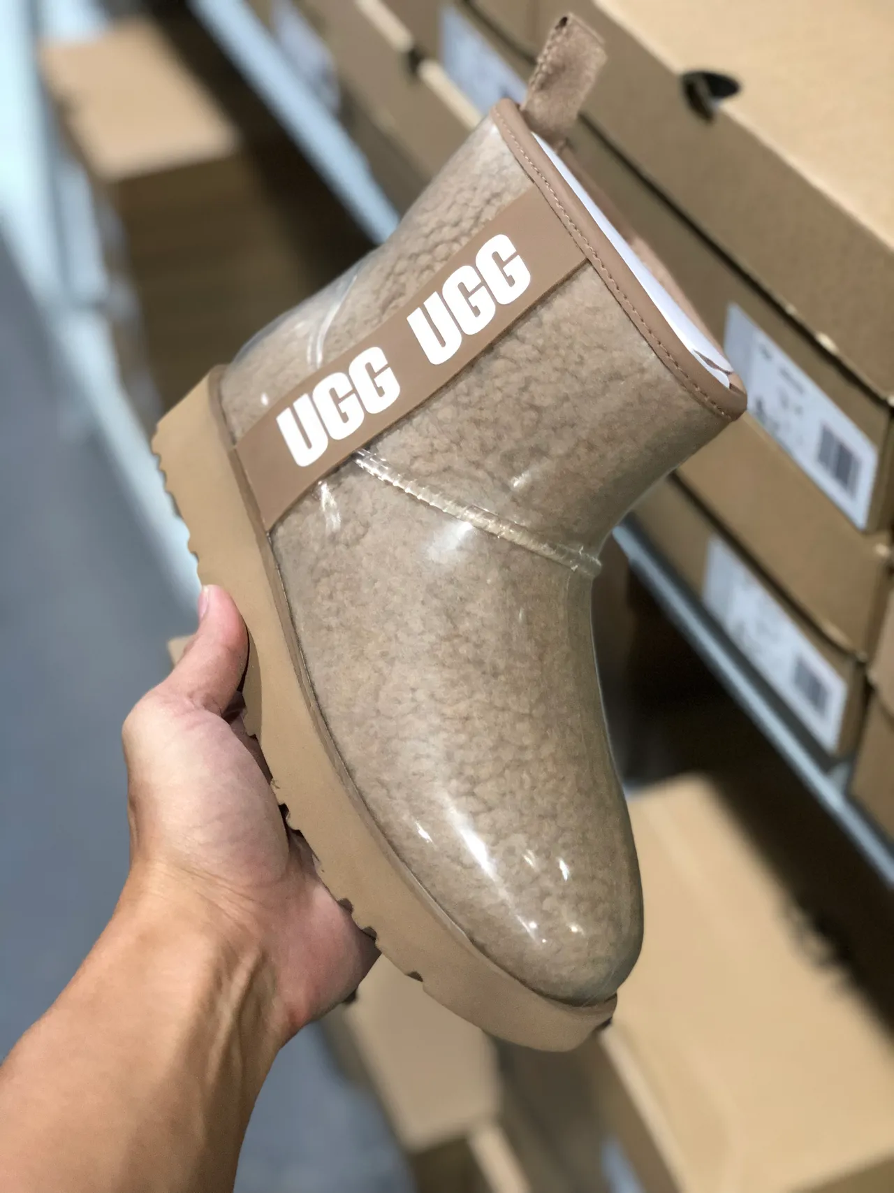 UGG Tasman Beige Botas de Nieve Transparente con Forro de Shearling 6