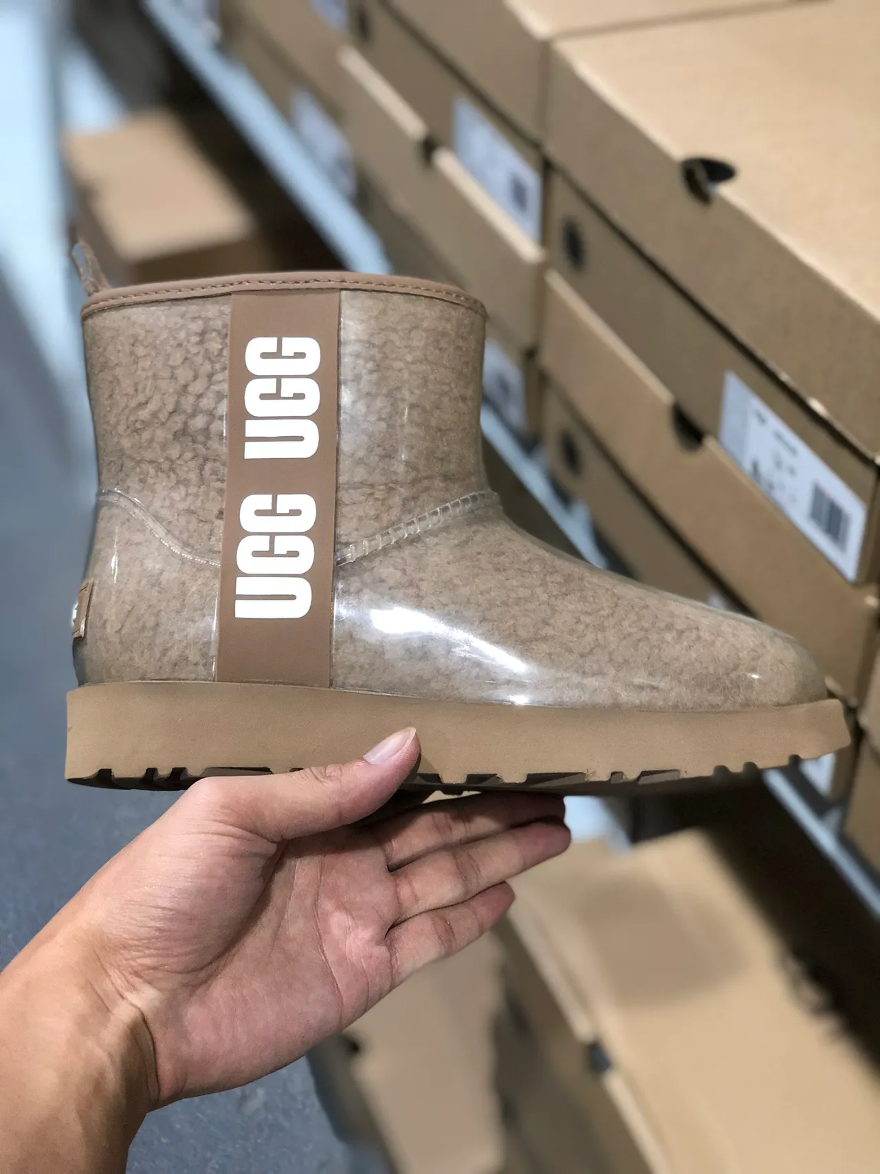 UGG Tasman Beige Botas de Nieve Transparente con Forro de Shearling 7