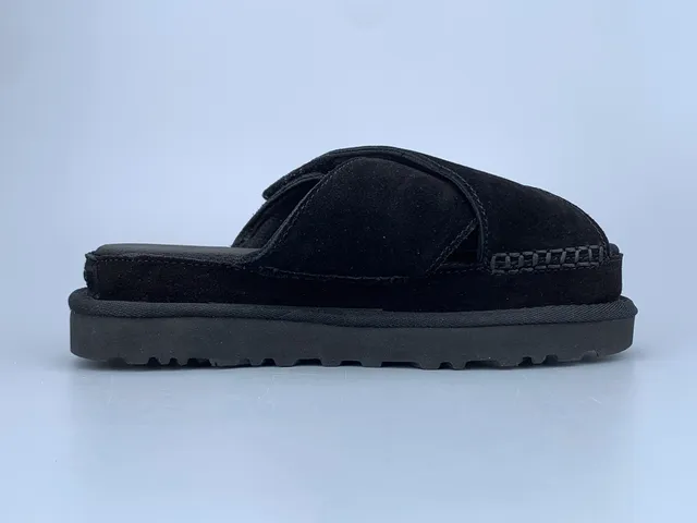 UGG Tasman 黑色麂皮交叉带平台拖鞋 3