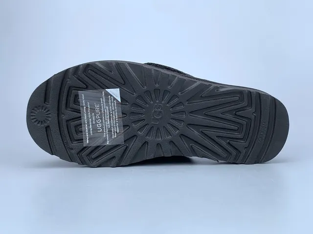UGG Tasman 黑色麂皮交叉带平台拖鞋 5