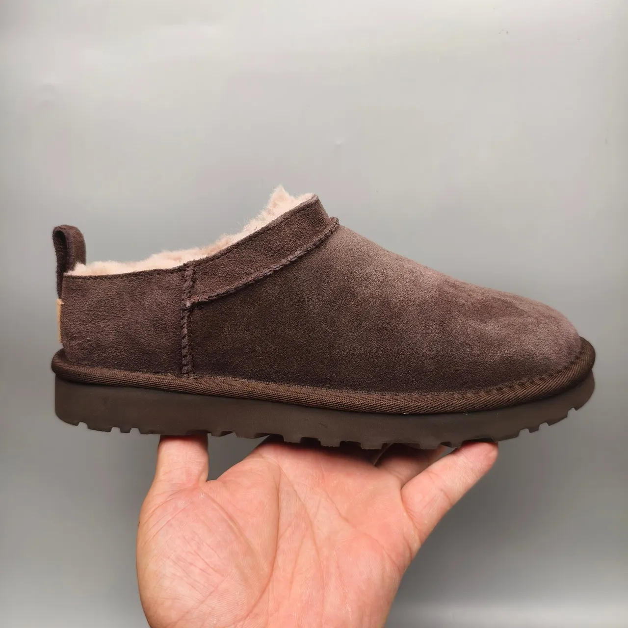 UGG Tasman 棕色麂皮羊毛内里雪靴 2