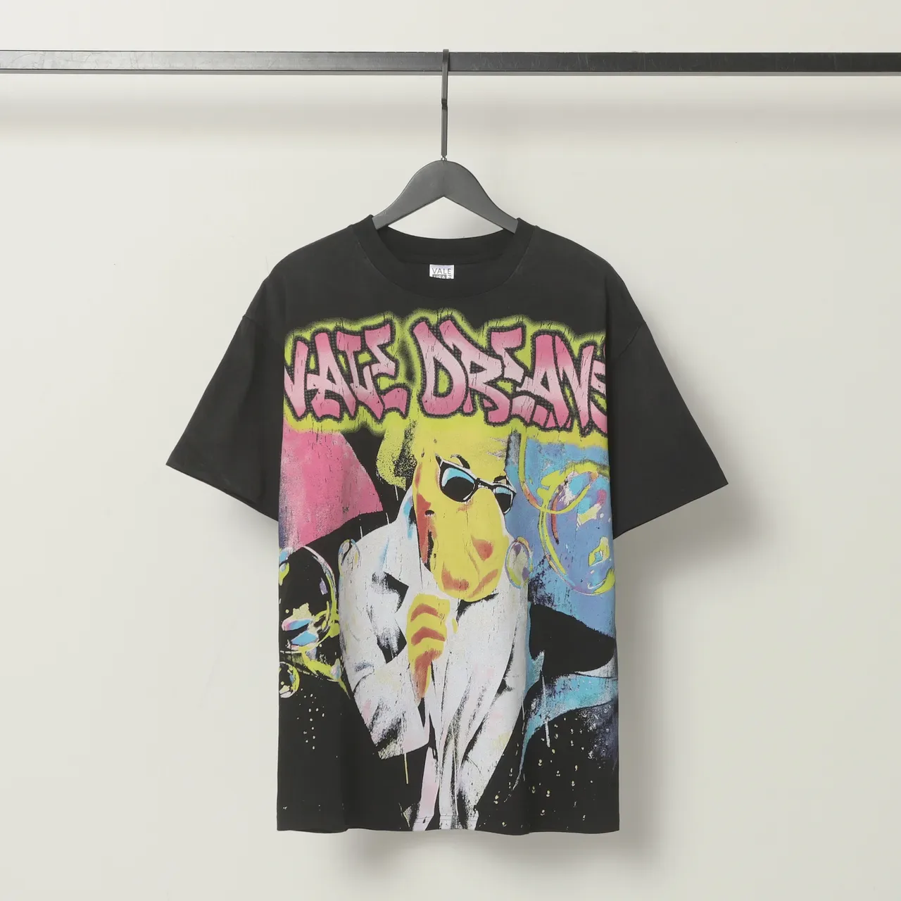 Camiseta preta oversized com estampa graffiti Vale Forever 2
