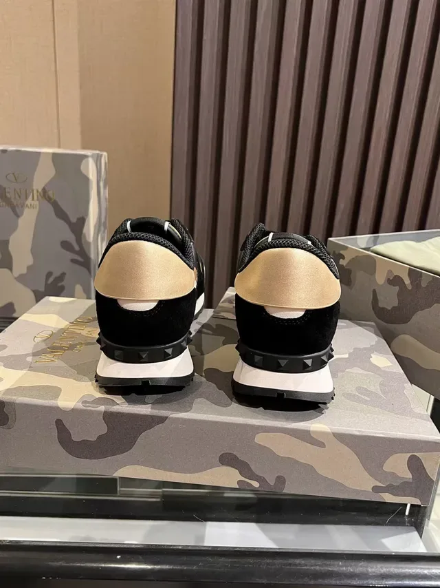 Valentino Garavani Sneakers Lifestyle com Impressão Camuflada 2