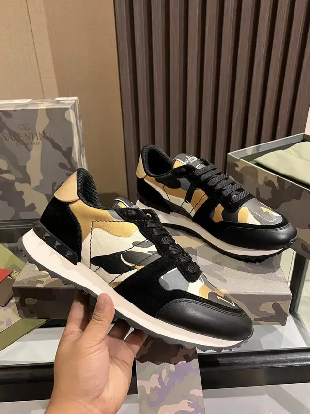 Valentino Garavani Sneakers Lifestyle com Impressão Camuflada 9