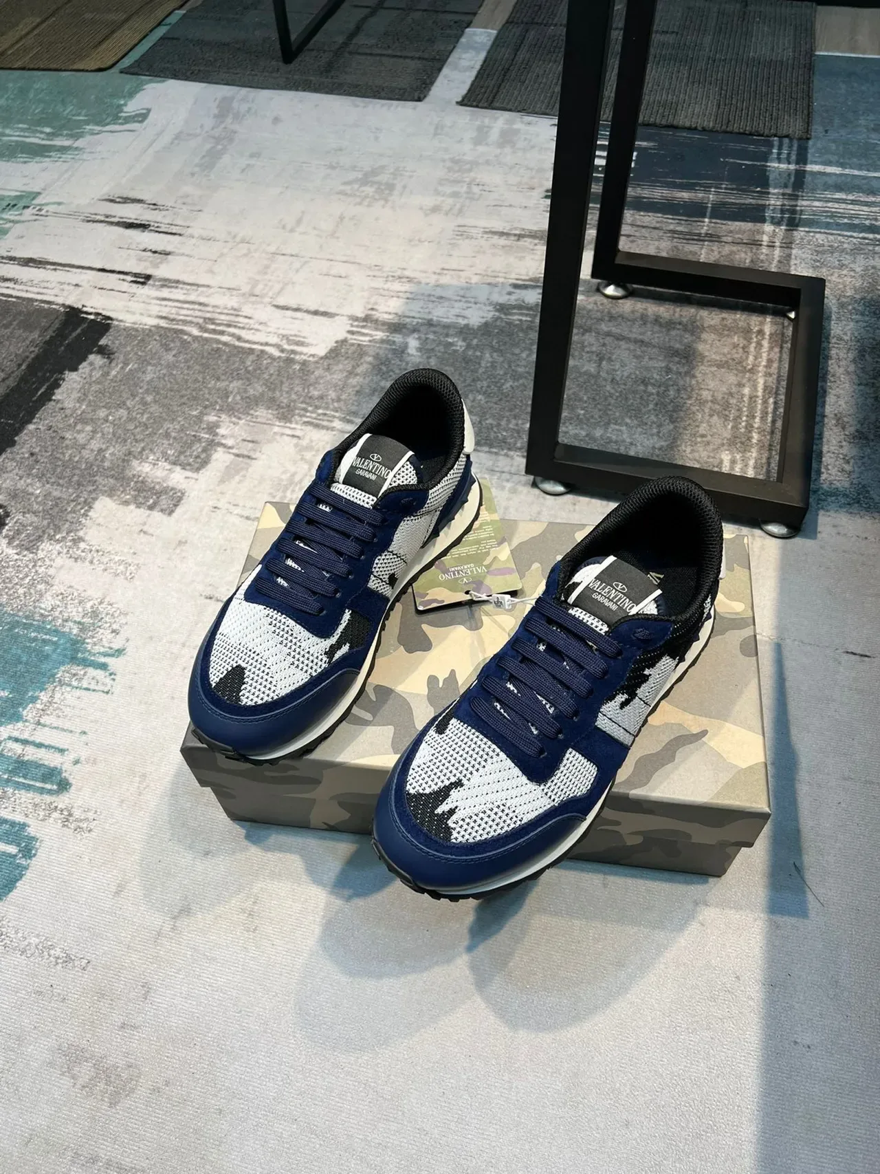 Valentino Navy White Mixed-Material Upper Mesh And Suede Panels Lifestyle Sneakers 5