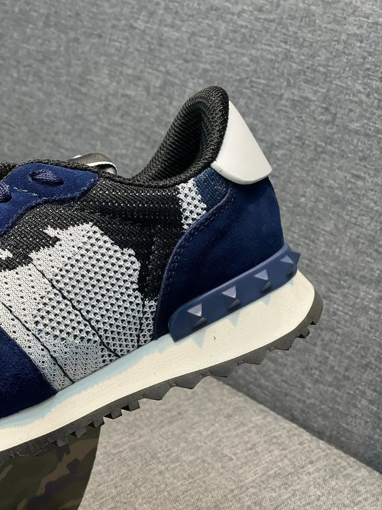 Valentino Navy White Mixed-Material Upper Mesh And Suede Panels Lifestyle Sneakers 8