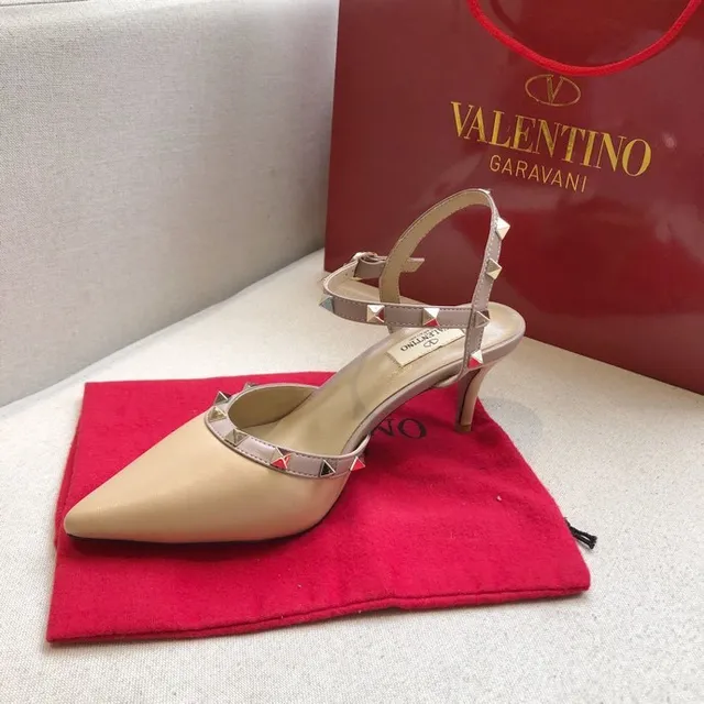 Valentino Rockstud বেইজ সিলভার পয়েন্টেড টু হিল স্টিলেটো 3