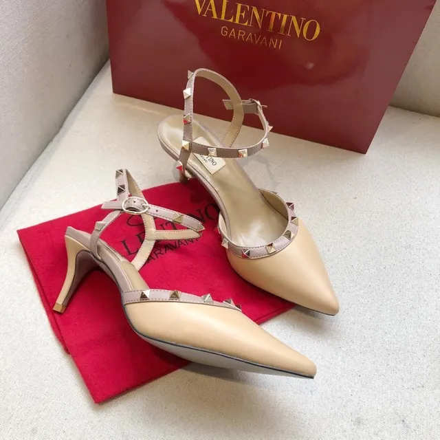Valentino Rockstud বেইজ সিলভার পয়েন্টেড টু হিল স্টিলেটো 4
