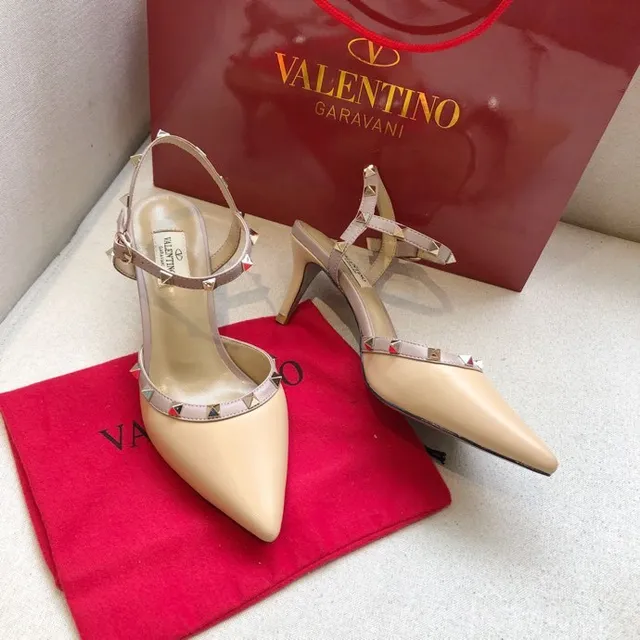 Valentino Rockstud বেইজ সিলভার পয়েন্টেড টু হিল স্টিলেটো 5