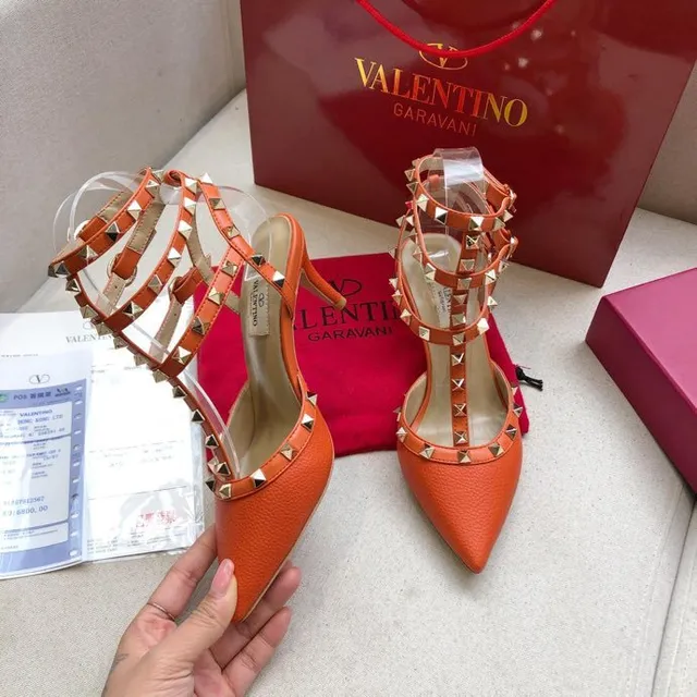 Valentino Rockstud नारंगी चमड़ा पिरामिड स्टड स्टिलेट्टो 2