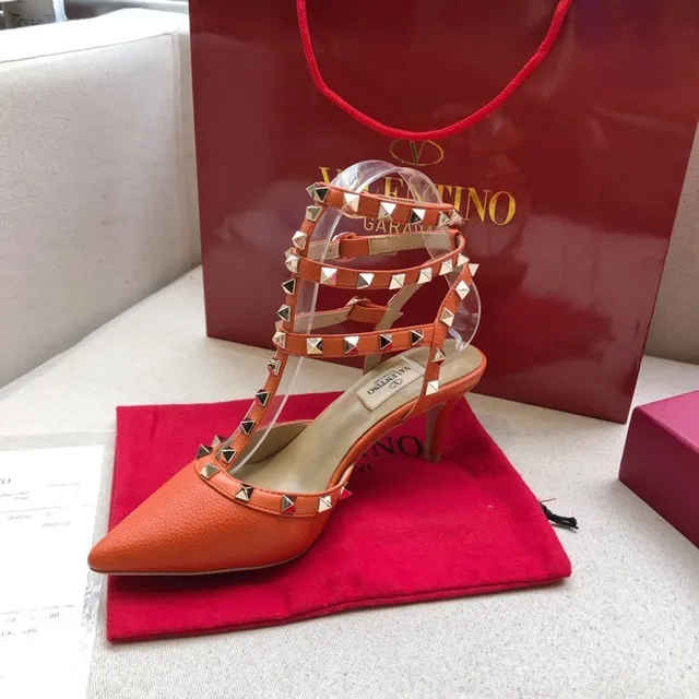 Valentino Rockstud नारंगी चमड़ा पिरामिड स्टड स्टिलेट्टो 4