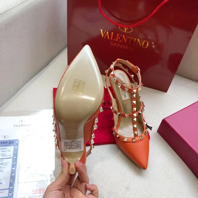 Valentino Rockstud नारंगी चमड़ा पिरामिड स्टड स्टिलेट्टो 7
