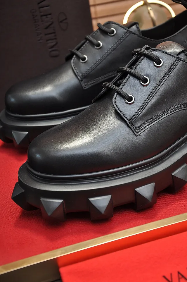 Valentino Rockstud Spike 黑色平台鞋底 带钉凸耳外底 牛津鞋 3