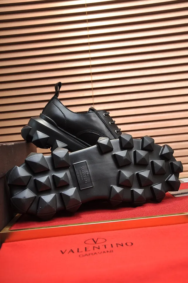 Valentino Rockstud Spike 黑色平台鞋底 带钉凸耳外底 牛津鞋 4