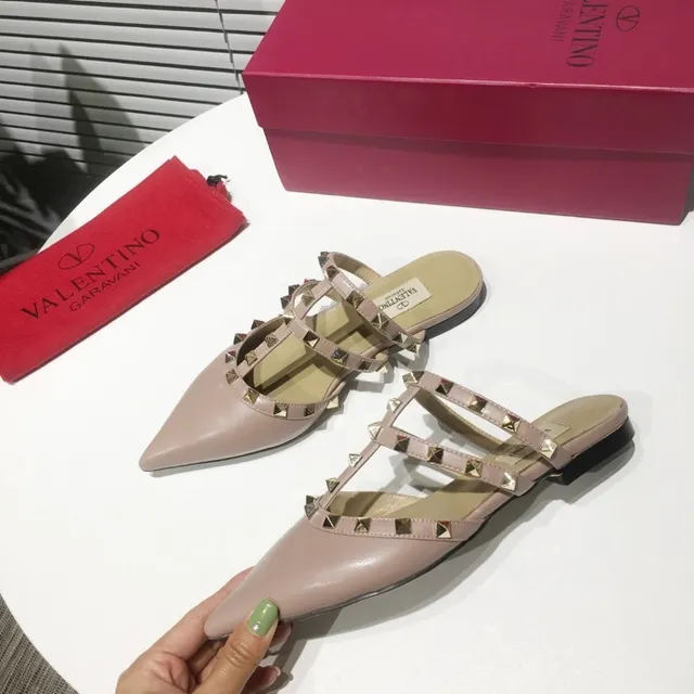 Valentino Rockstud Sandales à talons aiguilles en cuir nude à brides cloutées 7