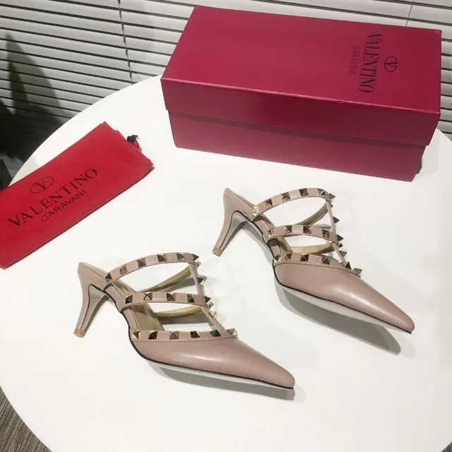 Valentino Rockstud Sandales à talons aiguilles en cuir nude à brides cloutées 9