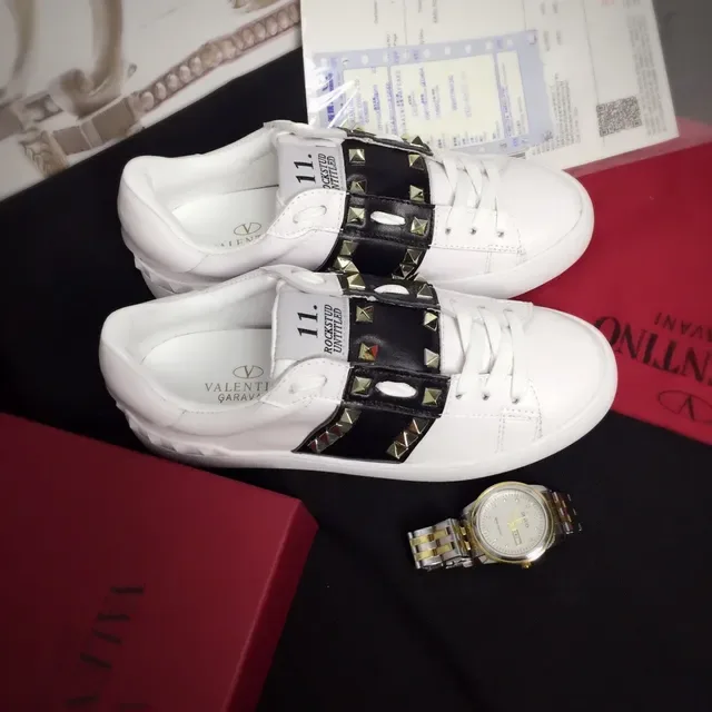 Valentino Rockstud Untitled White and Black Studded Lifestyle Sneakers 3