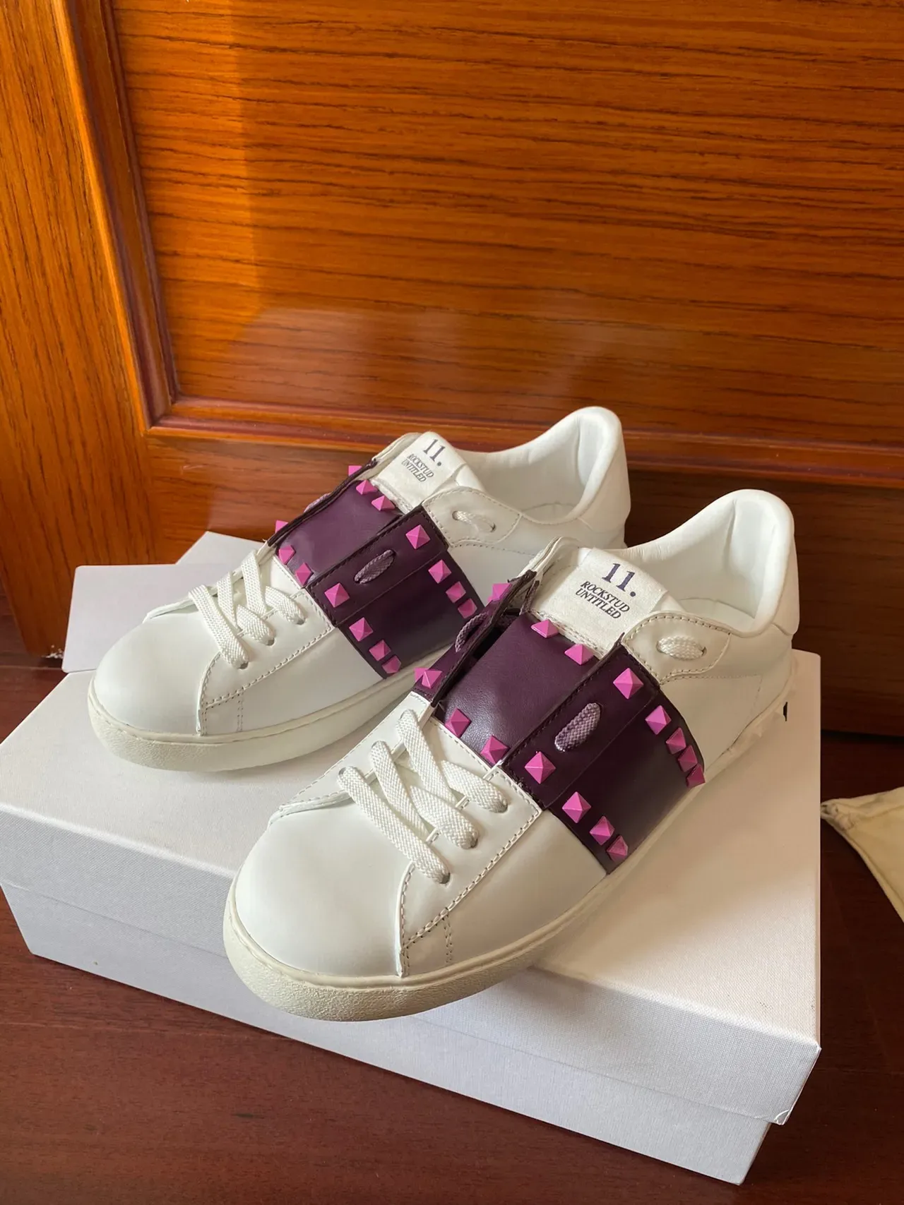 Valentino Rockstud 白紫粉金字塔铆钉生活方式运动鞋 2