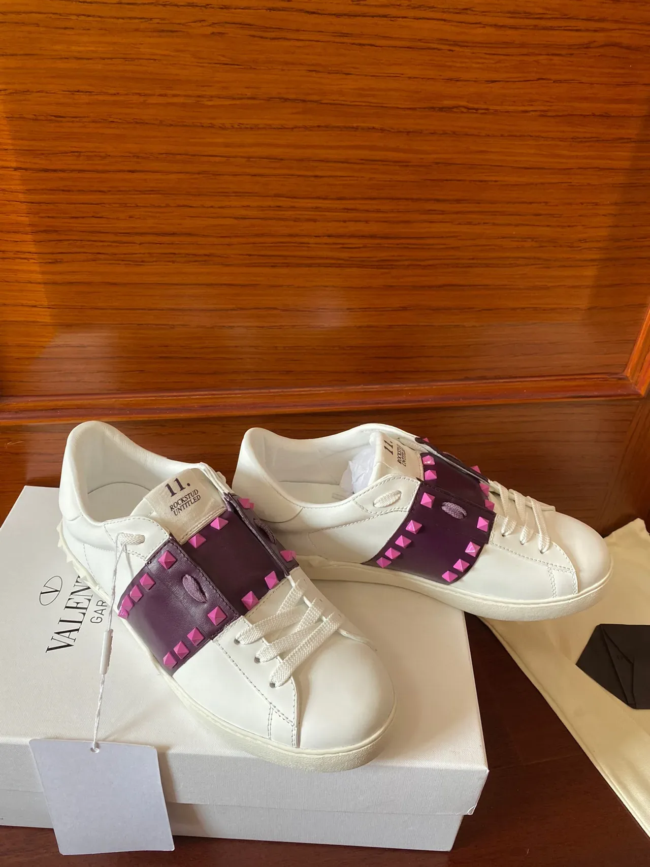 Valentino Rockstud 白紫粉金字塔铆钉生活方式运动鞋 3