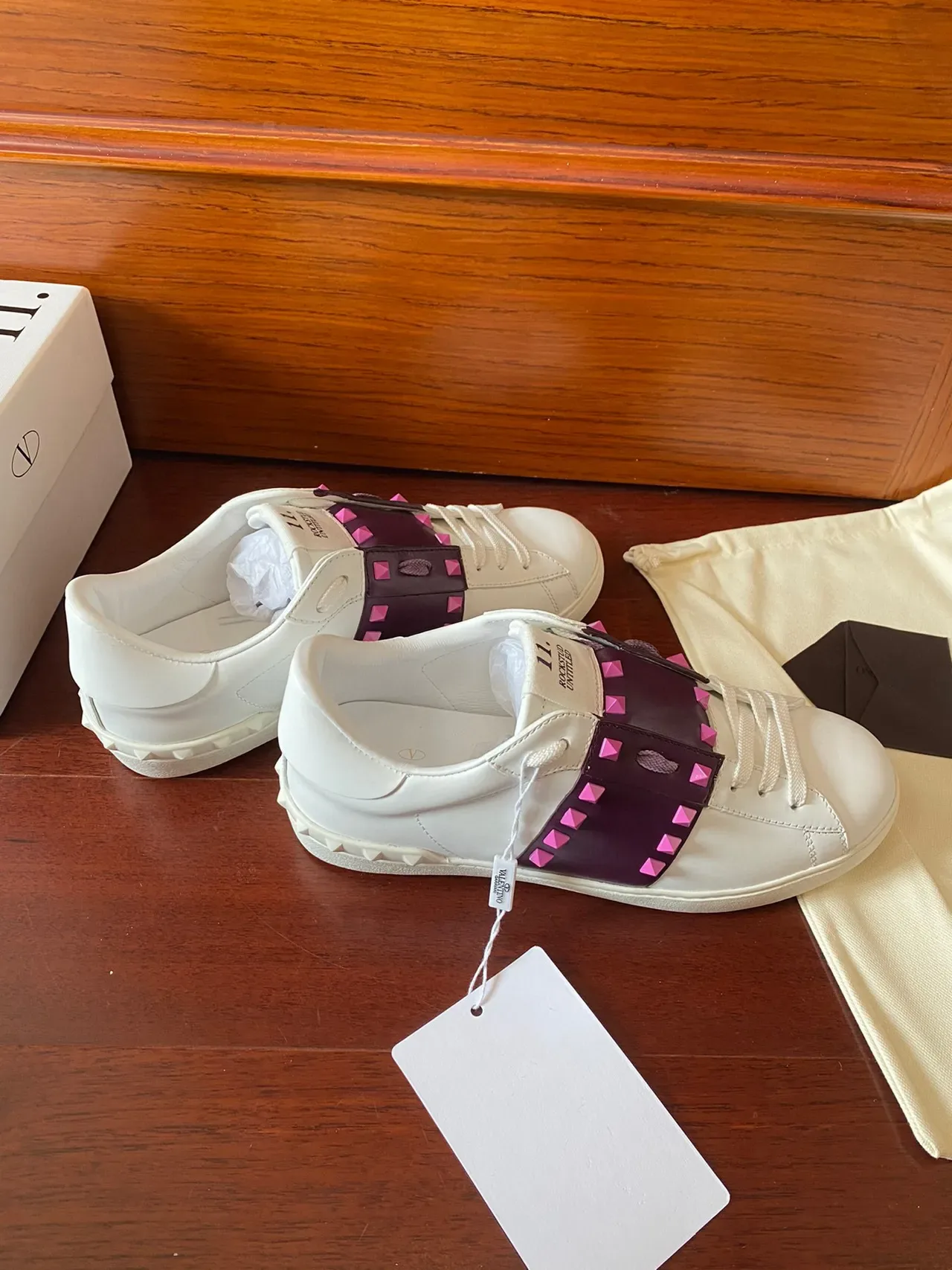 Valentino Rockstud 白紫粉金字塔铆钉生活方式运动鞋 5