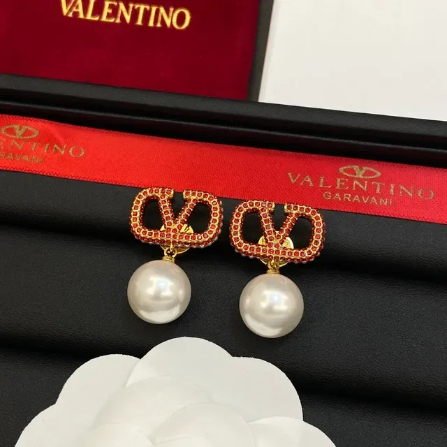 Valentino VLTN সোনালি লাল চেইন লোগো মোটিফ নেকলেস 5
