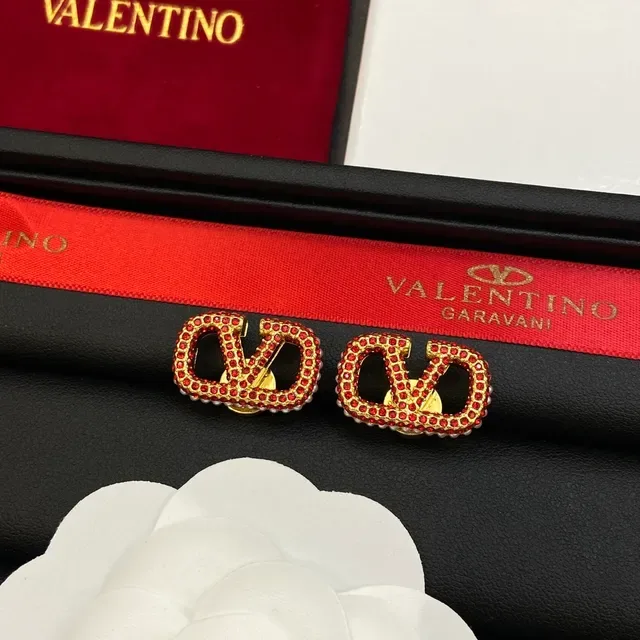Valentino VLTN সোনালি লাল চেইন লোগো মোটিফ নেকলেস 6