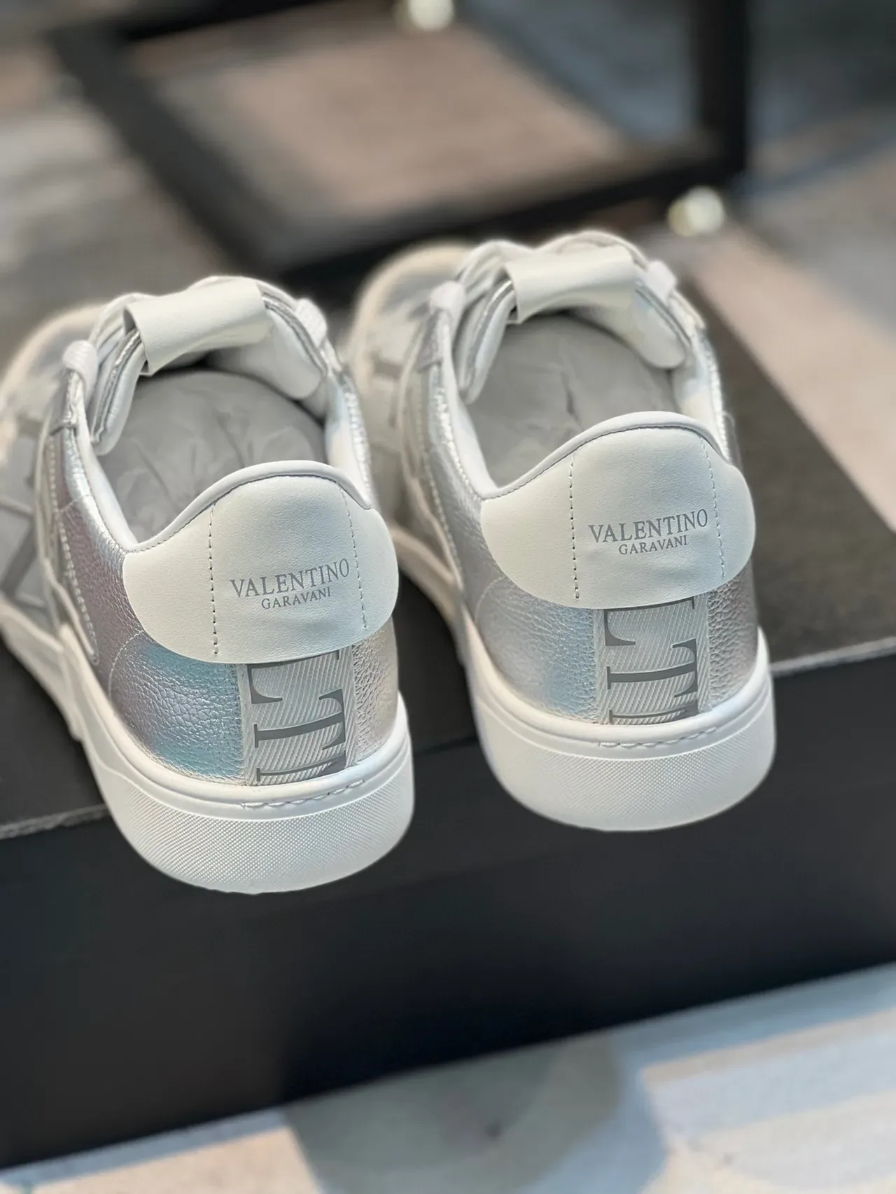 Valentino VLTN Tênis Lifestyle Prata Metálico 2