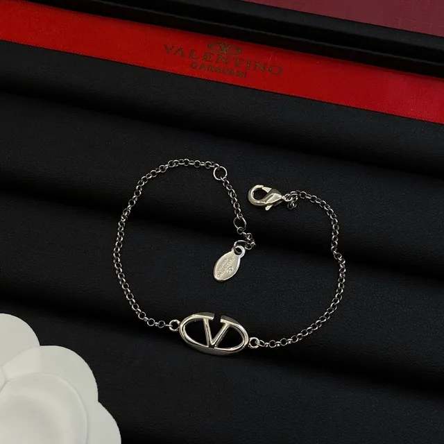 Valentino VLTN Oval Logo Pendant Necklace 2