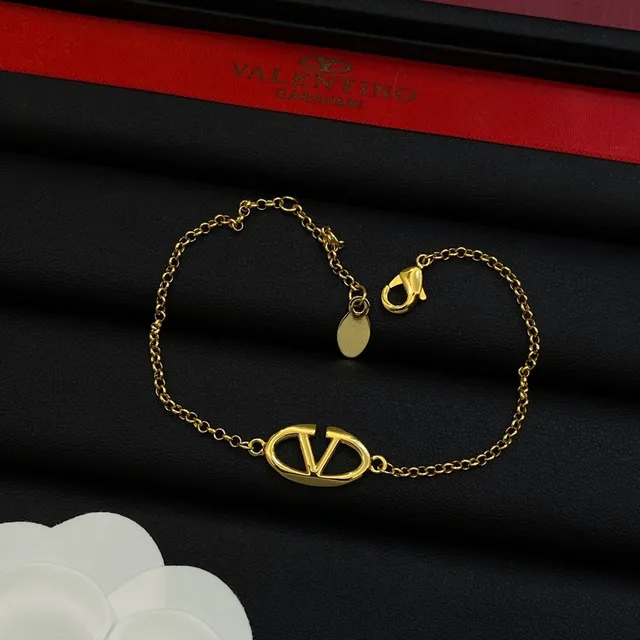 Valentino VLTN Oval Logo Pendant Necklace 3