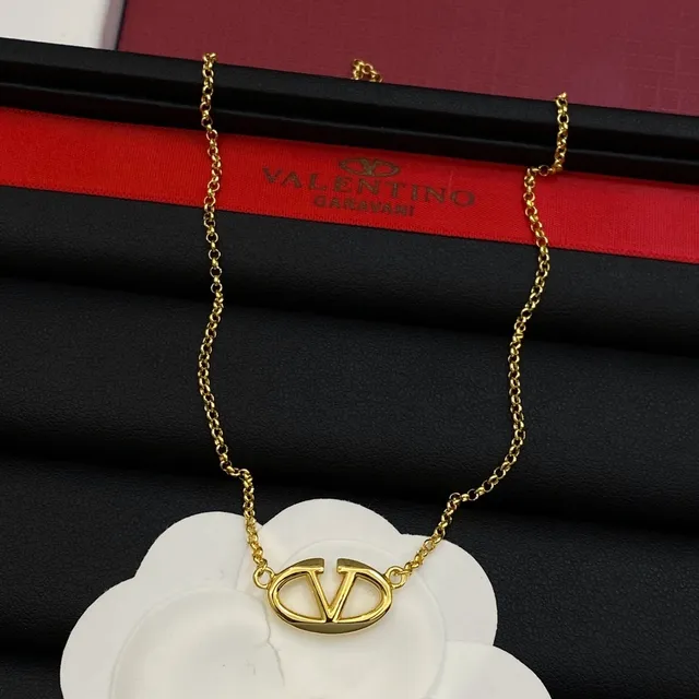 Valentino VLTN Oval Logo Pendant Necklace 4